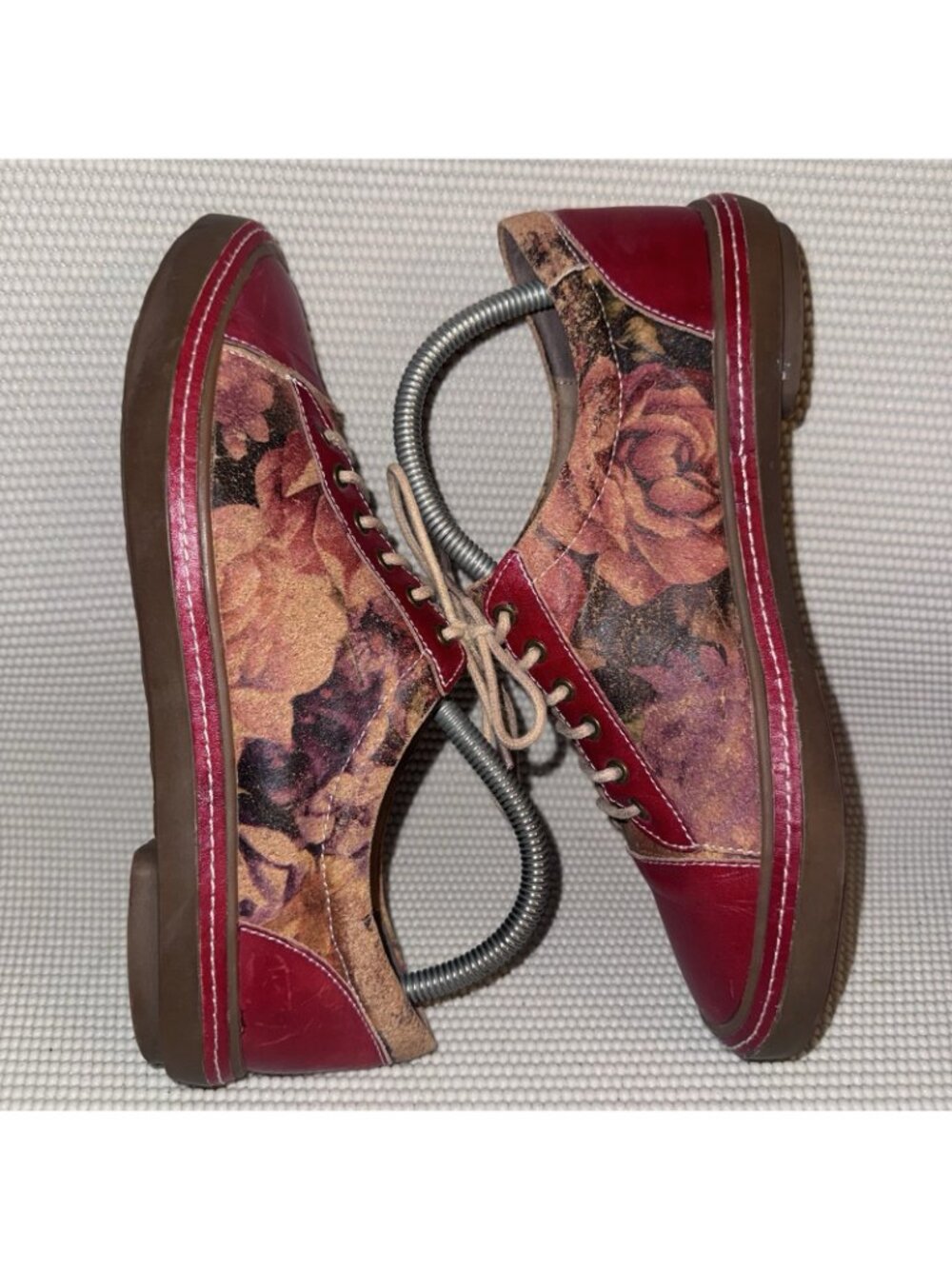 L'Artiste Spring Step Bibbie Red Leather Floral Casual Shoes Women Size 8.5 (39) - Picture 5 of 7